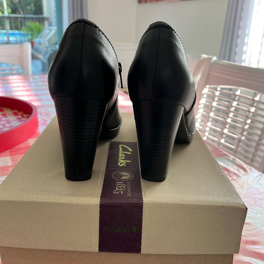 Clark’s Booties - Picture 4 of 6